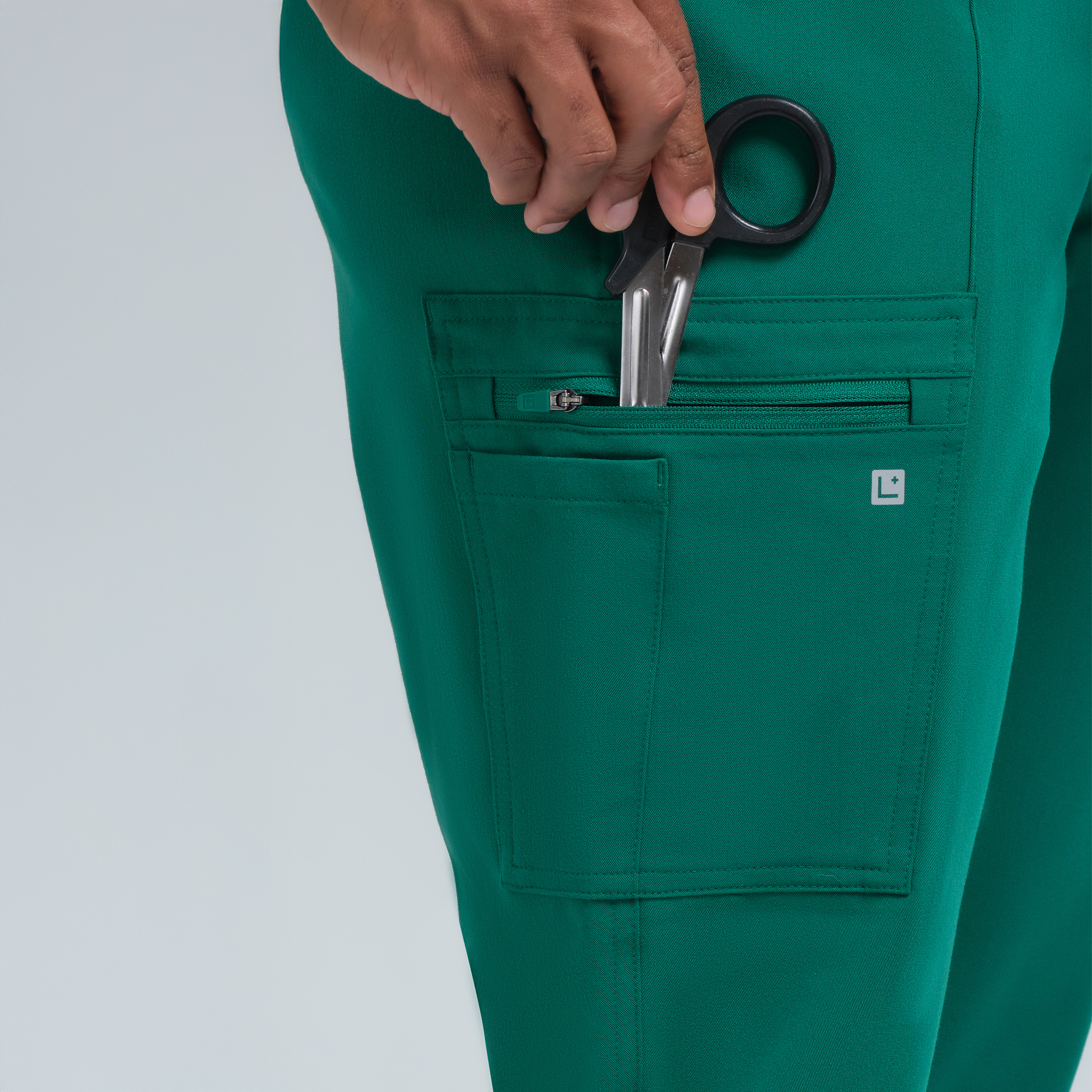 Kronos Men's Eight-Pocket Jogger Pant Alpine Green