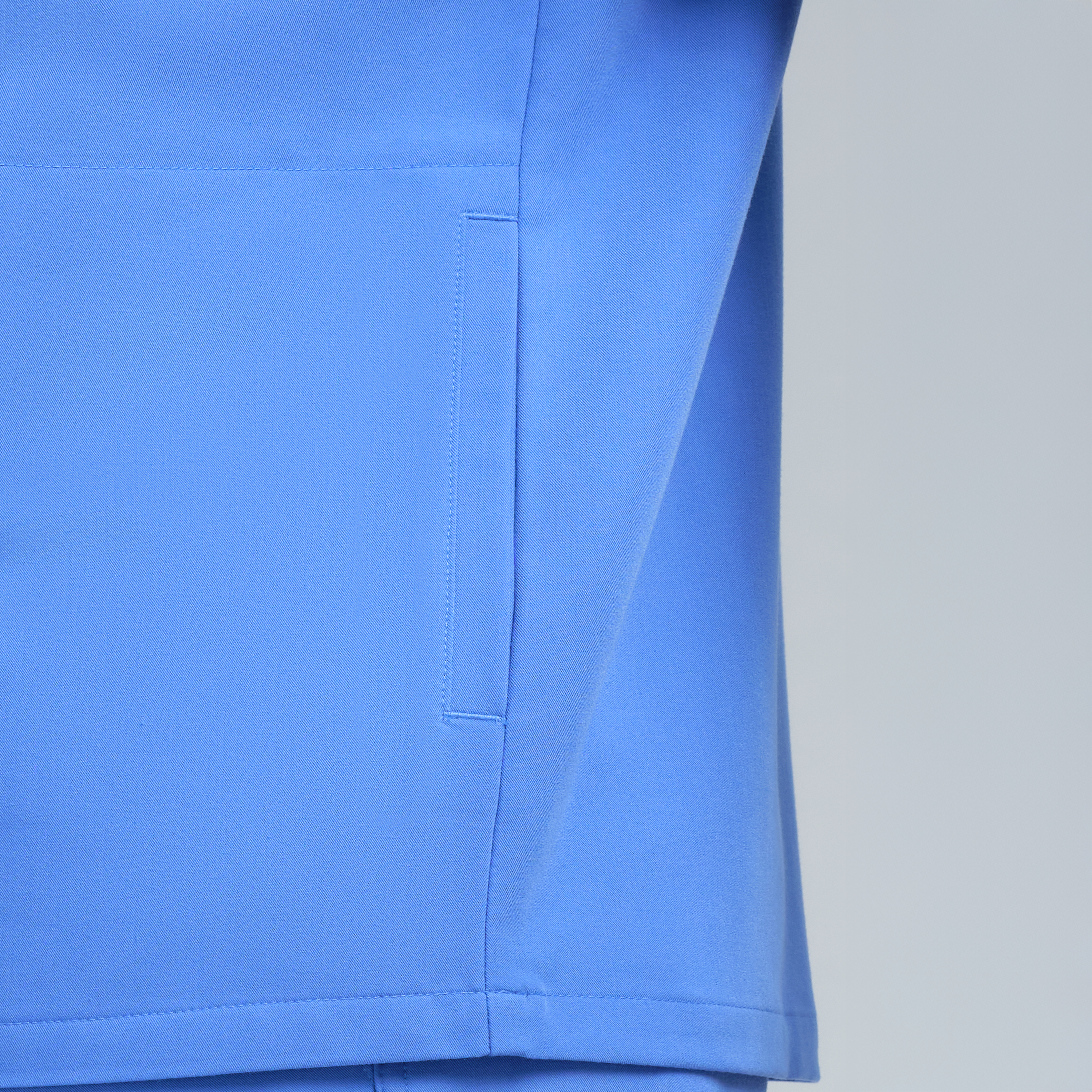 Neo Men’s Three Pocket Scrub Top Ceil Blue