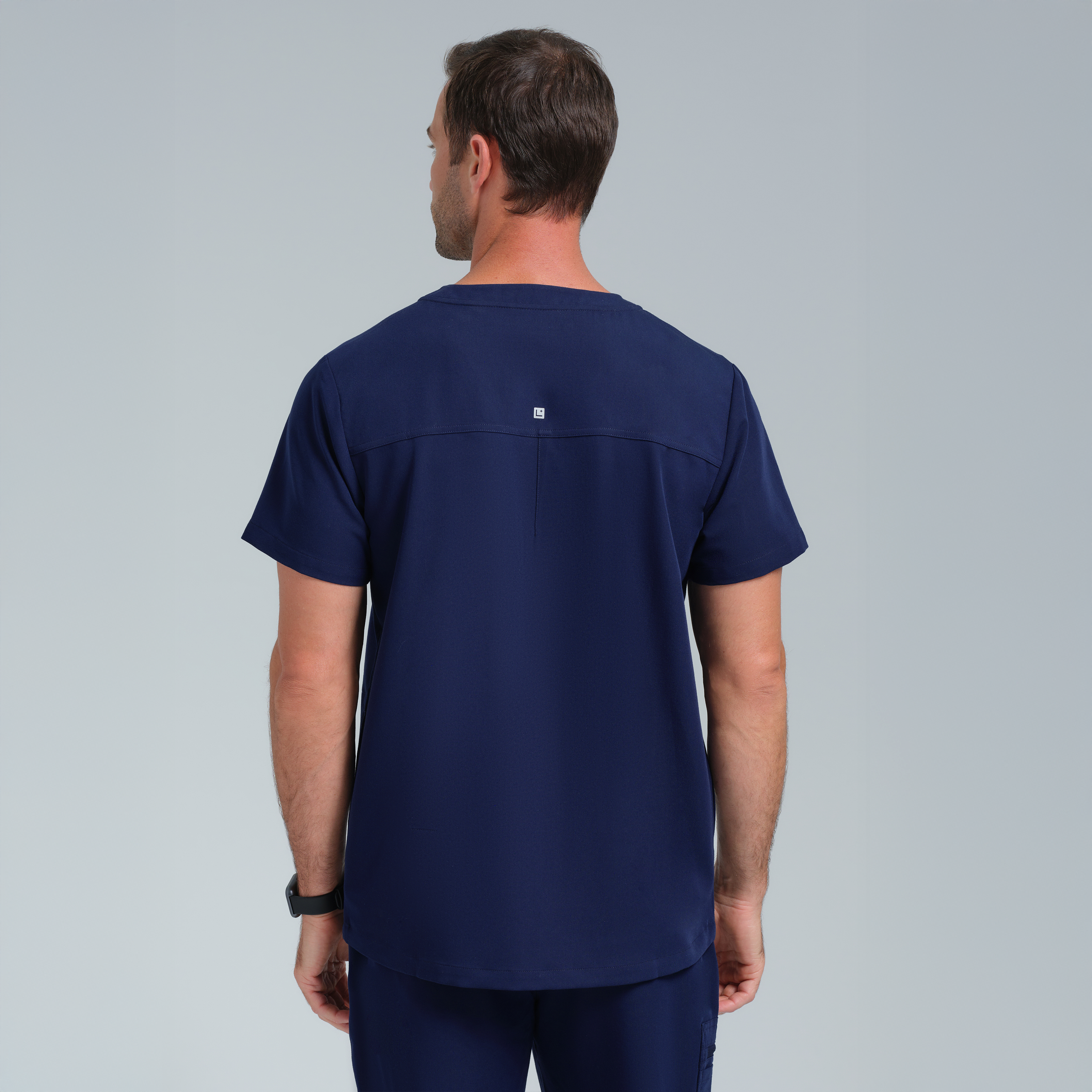 Neo Men’s Three Pocket Scrub Top Navy
