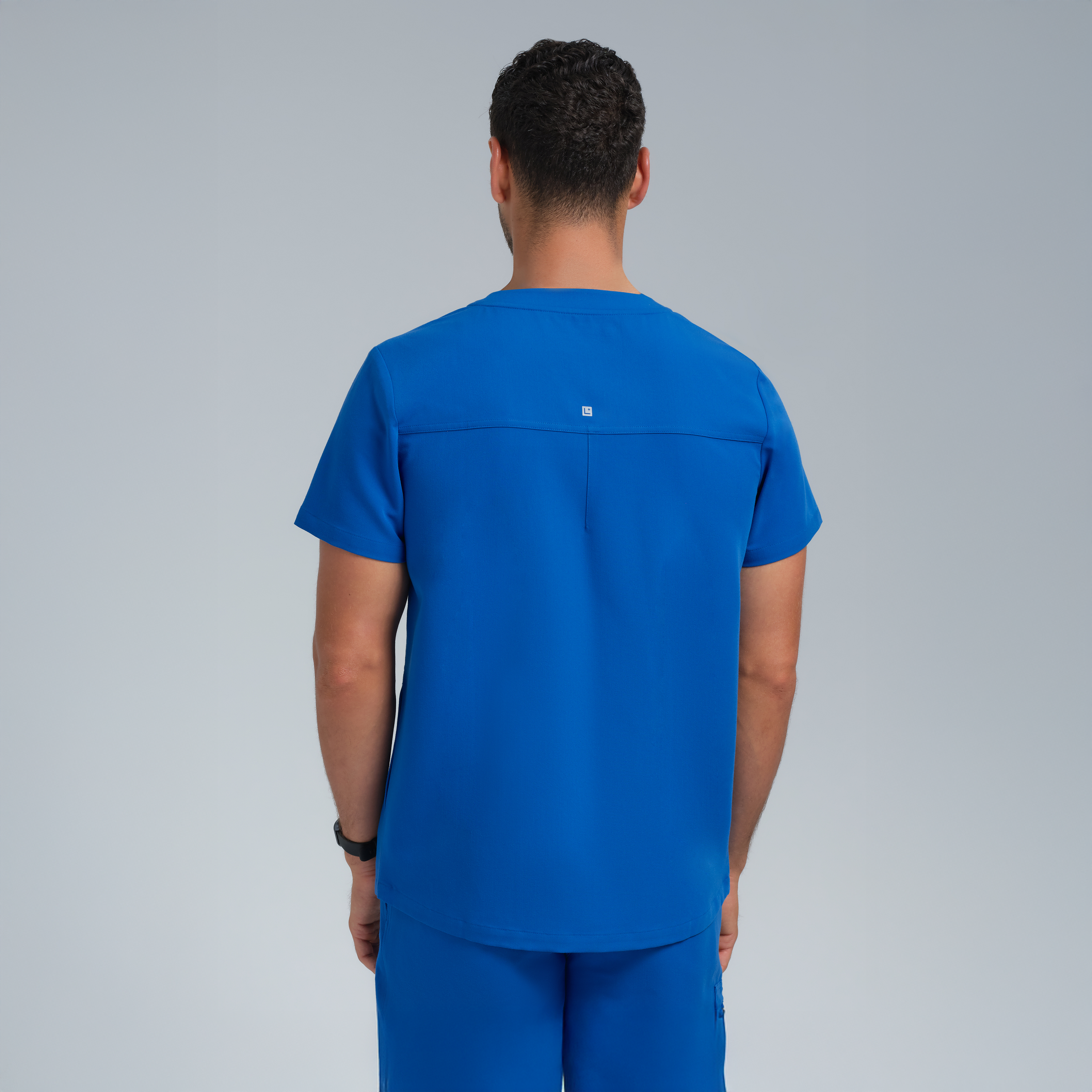 Neo Men’s Three Pocket Scrub Top Royal blue